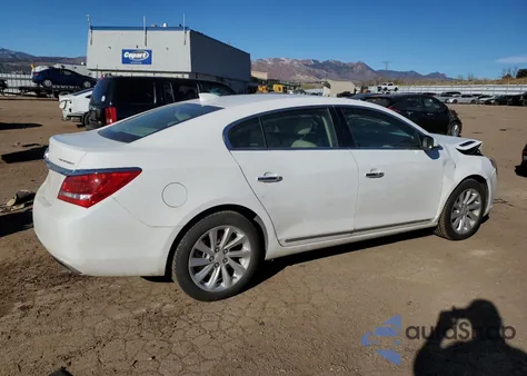 2015 Buick Lacrosse из США, поврежденный, VIN 1G4GA5G31FF219771